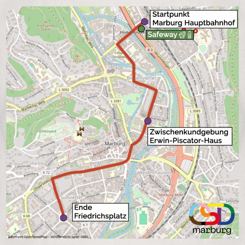 Zu sehen ist eine Karte von Marburg. Darauf eingezeichnet ist die Route des CSD 2025. Startpunkt ist Marburg Hauptbahnhof. Dort gibt es im Safeway auch eine barrierefreie Toilette und Wasser. Die Route führt dann über Bahnhofstraße, Robert-Koch-Straße, Deutschhausstraße und Biegenstraße zum Erwin-Piscator-Haus, wo es eine Zwischenkundgebung gibt. Von dort geht es die Universitätsstraße bis zur Bismarckstraße ab und endet dann am Friedrichsplatz. Unten rechts ist das Logo des CSD Marburg zu sehen, unten links steht "Daten von OpenStreetMap - Veröffentlicht unter ODbL"